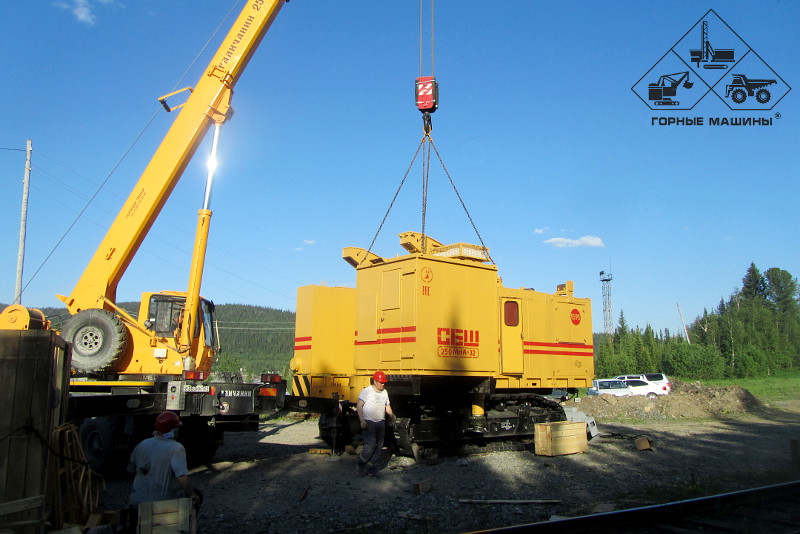 Installation of the operator cabin on the platform of the chamber of the drilling rig SBSH-250MNA-32.