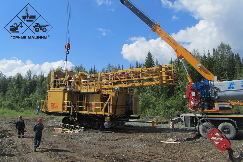 Installation of the tower of the drilling rig SBSH-250MNA-32