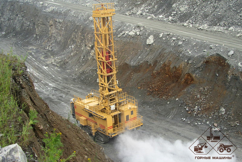 The drilling rig SBSH-250MNA-32 in operation.