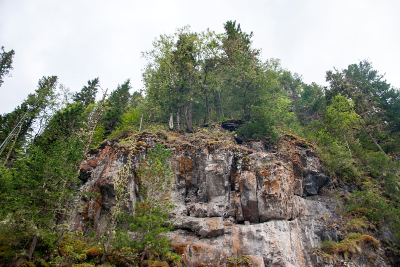Rocks above the river Mana